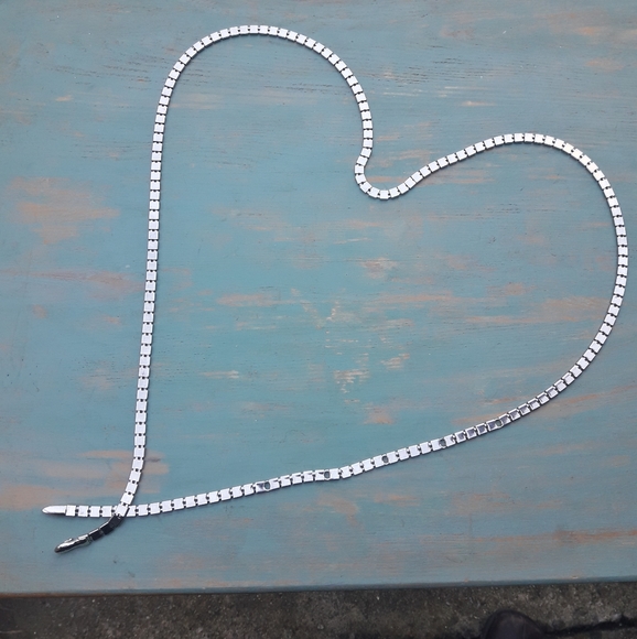 Chain Metal Belt Slinky Shiny Snaky Belt in Silvery Metal Could be Long Necklace - Picture 11 of 15